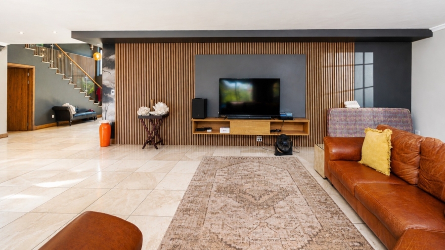 8 Bedroom Property for Sale in Birdwood Estate North West